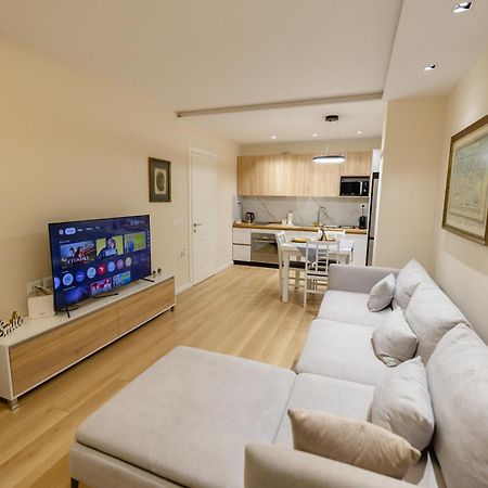 Luxury Center Observatori Apartment Tiranë Eksteriør bilde