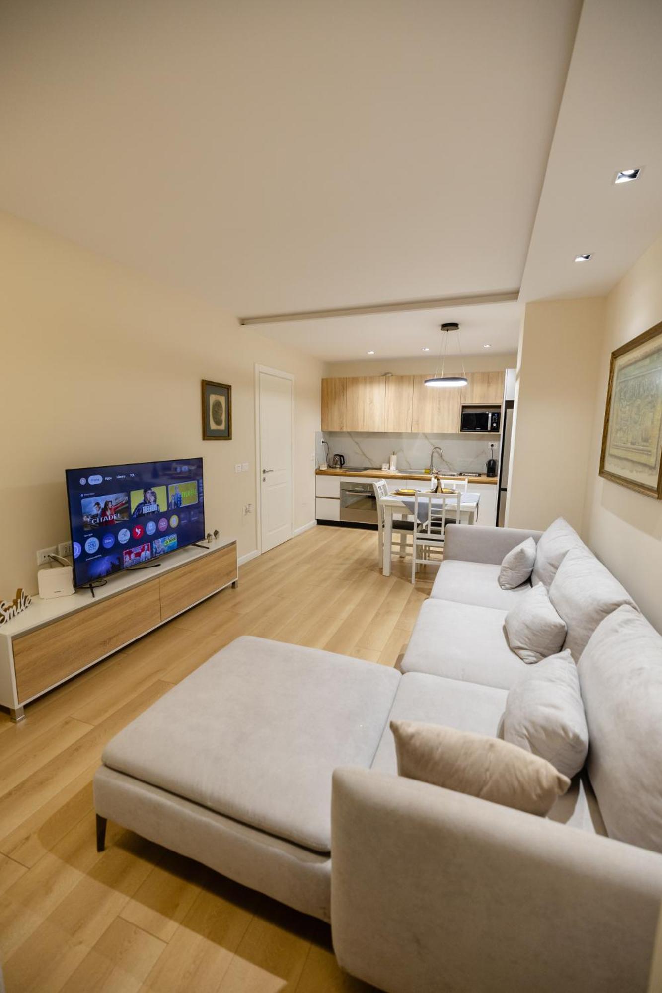 Luxury Center Observatori Apartment Tiranë Eksteriør bilde