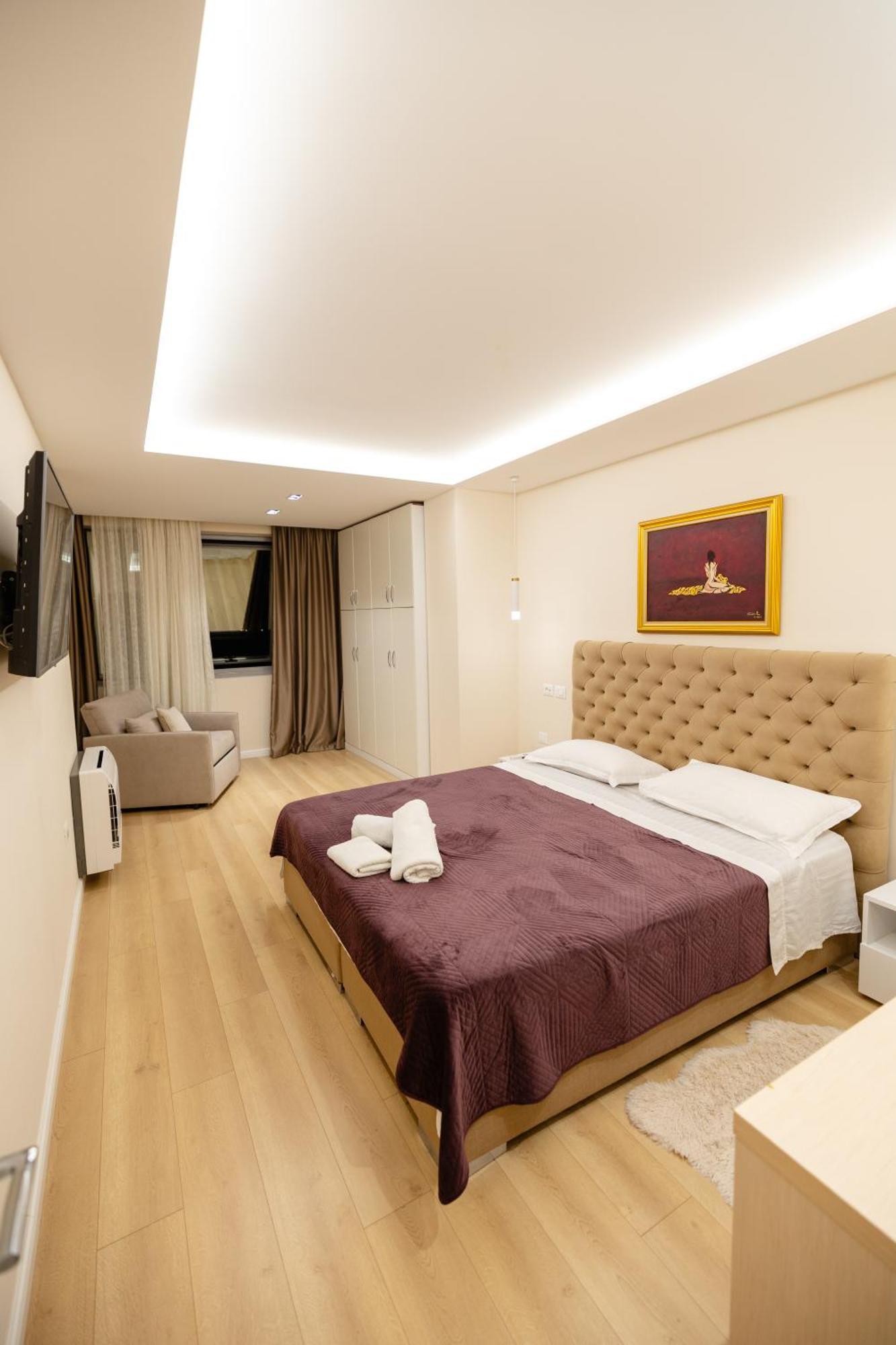 Luxury Center Observatori Apartment Tiranë Eksteriør bilde