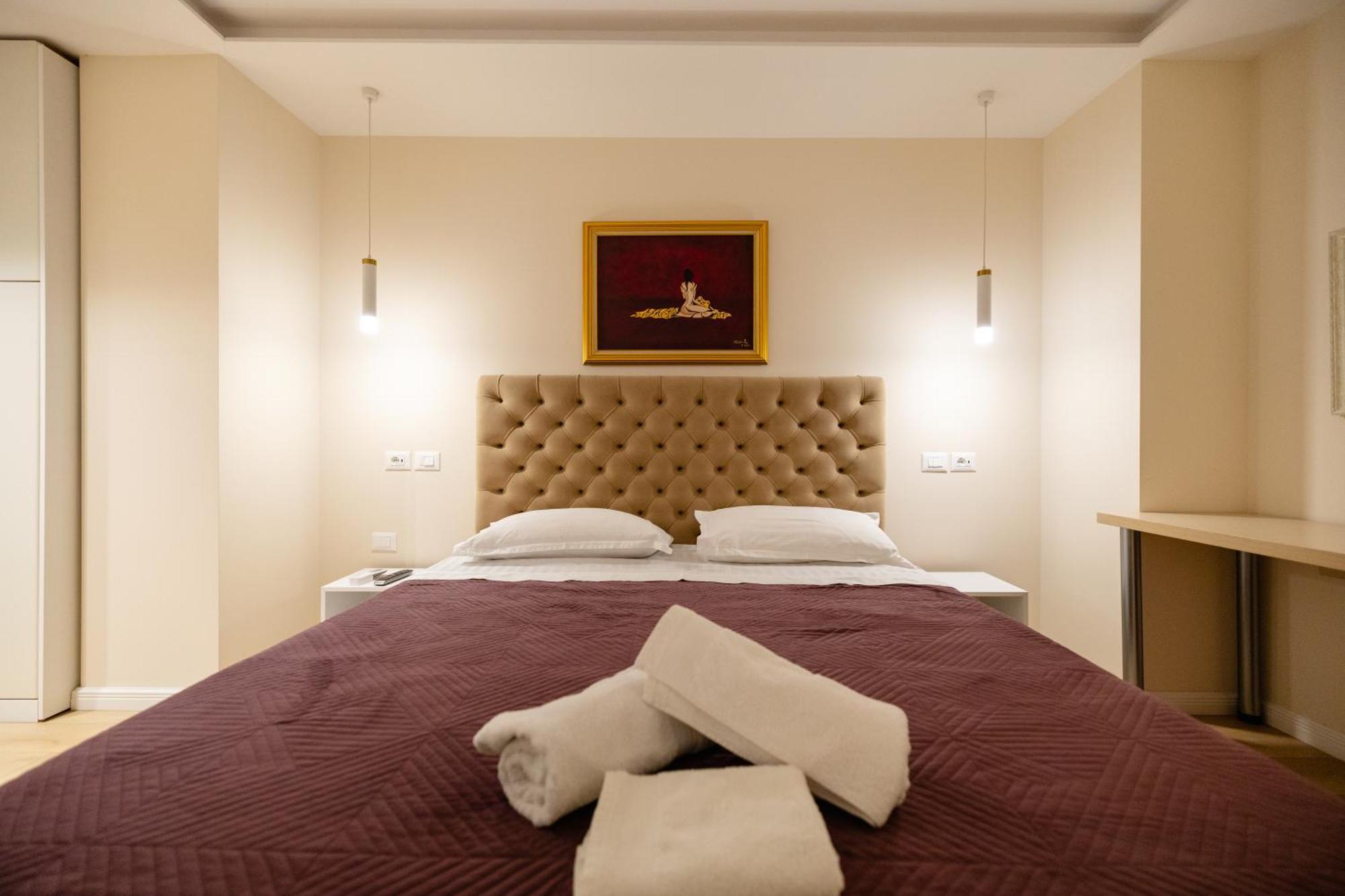 Luxury Center Observatori Apartment Tiranë Eksteriør bilde