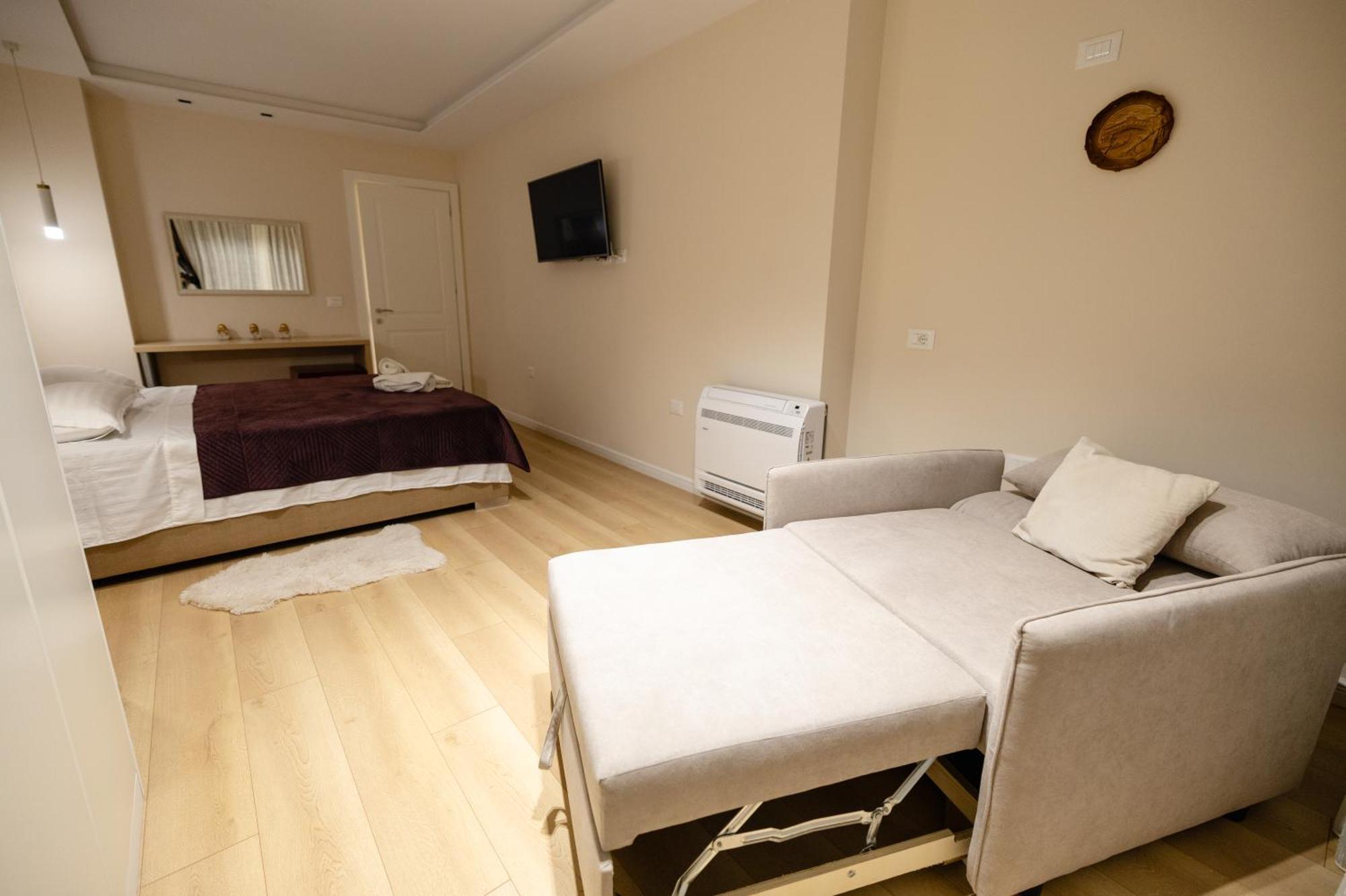 Luxury Center Observatori Apartment Tiranë Eksteriør bilde