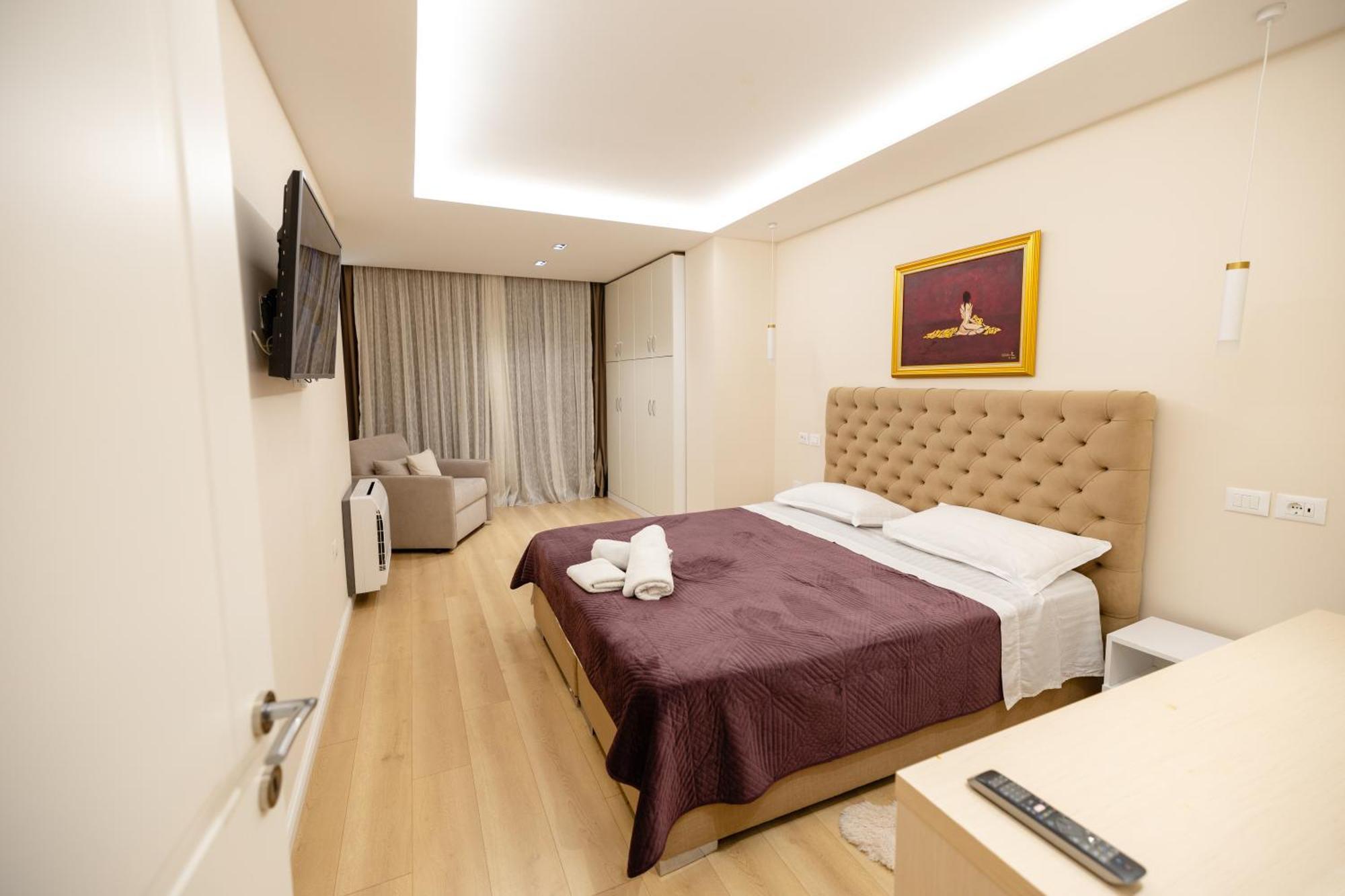 Luxury Center Observatori Apartment Tiranë Eksteriør bilde