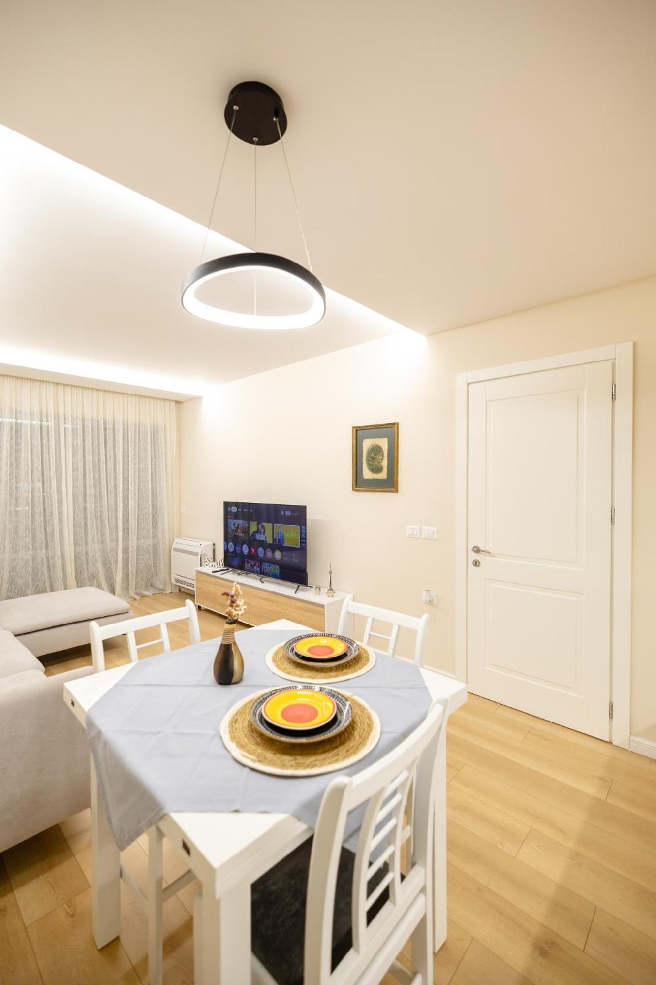 Luxury Center Observatori Apartment Tiranë Eksteriør bilde
