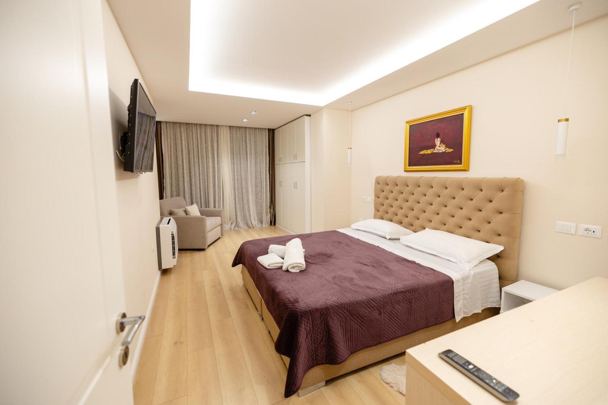 Luxury Center Observatori Apartment Tiranë Eksteriør bilde