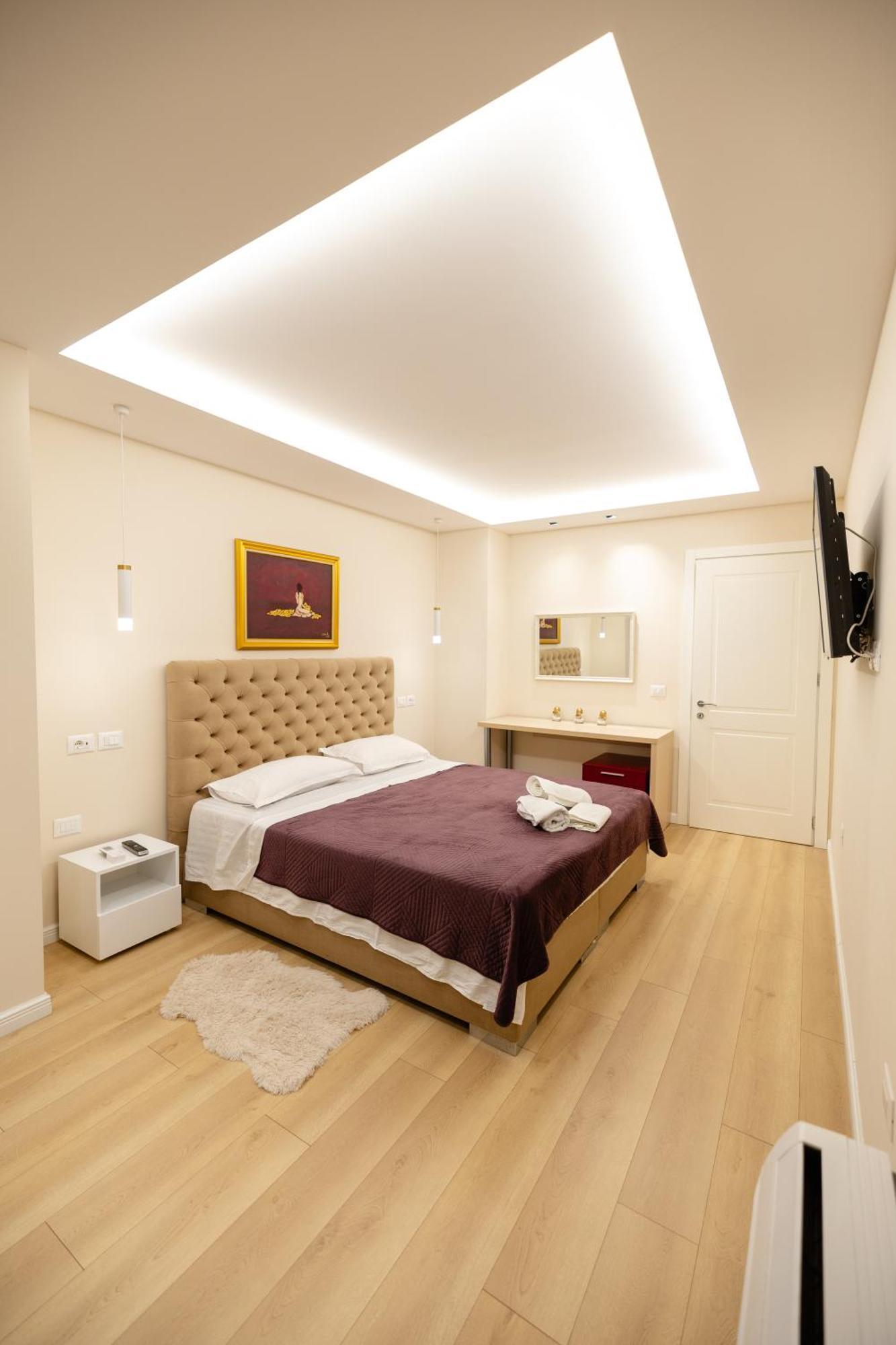 Luxury Center Observatori Apartment Tiranë Eksteriør bilde