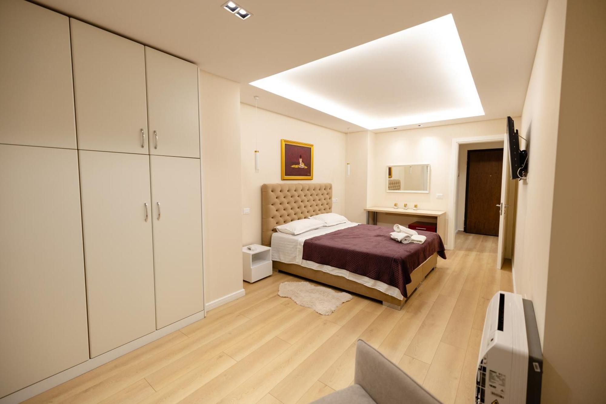 Luxury Center Observatori Apartment Tiranë Eksteriør bilde
