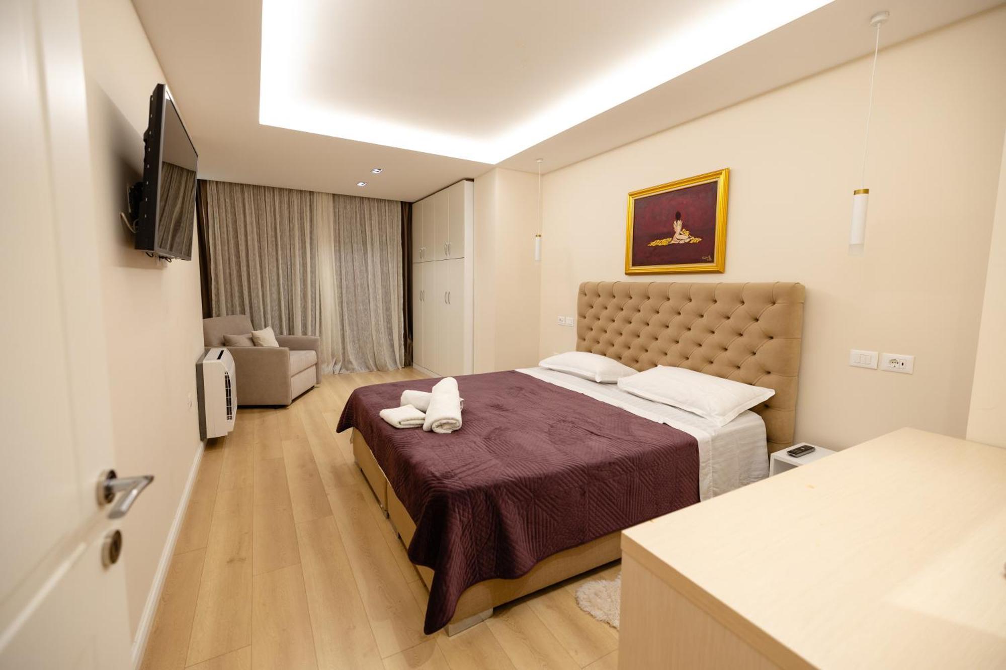 Luxury Center Observatori Apartment Tiranë Eksteriør bilde
