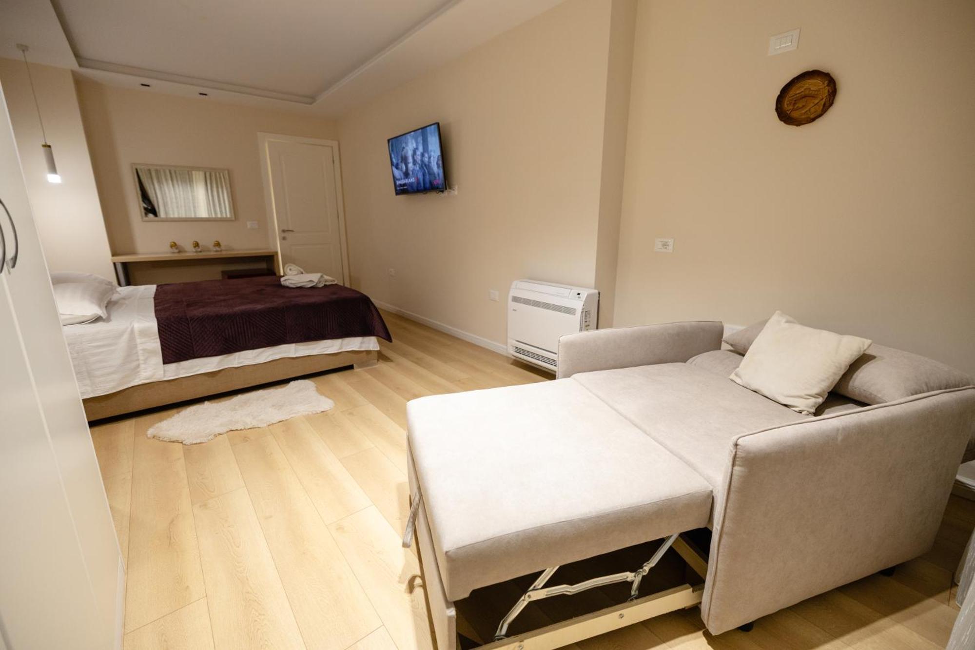Luxury Center Observatori Apartment Tiranë Eksteriør bilde